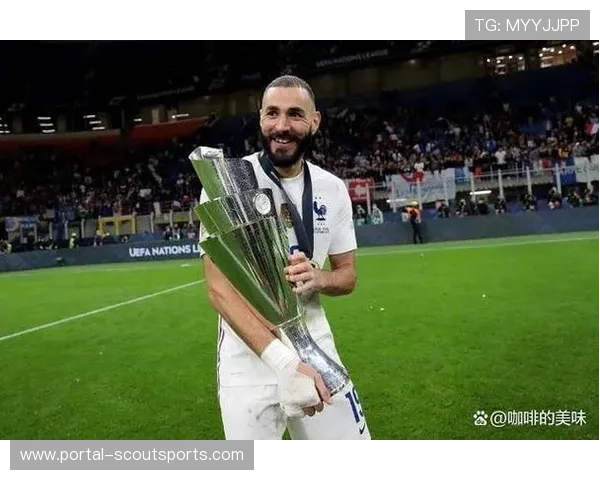 本泽马转会利雅得新月，薪资谈判分歧接近解决